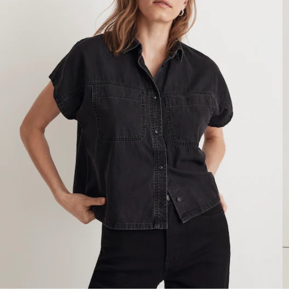 Madewell Denim Slanted-Yoke Crop Button-Up Shirt in Lunar Wash - XL